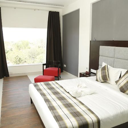 Silver Estate Resort Tikamgarh Екстер'єр фото