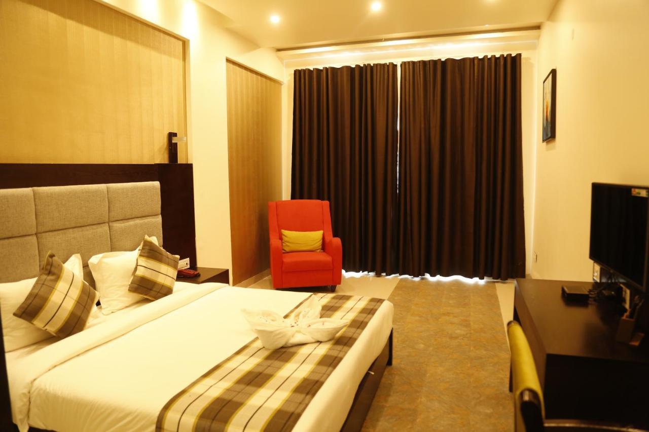 Silver Estate Resort Tikamgarh Екстер'єр фото